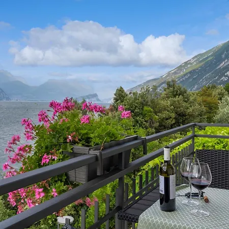 Riva - Vista - Finestra Sul Malcesine
